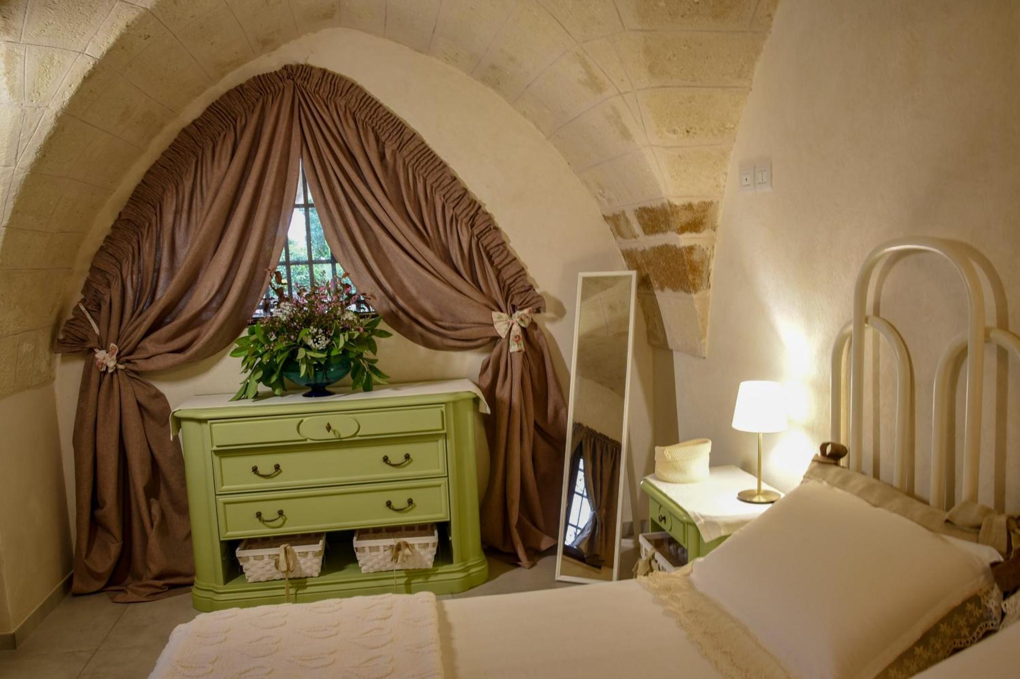 Antica Casina B&B Di Charme Pulsano Exterior photo