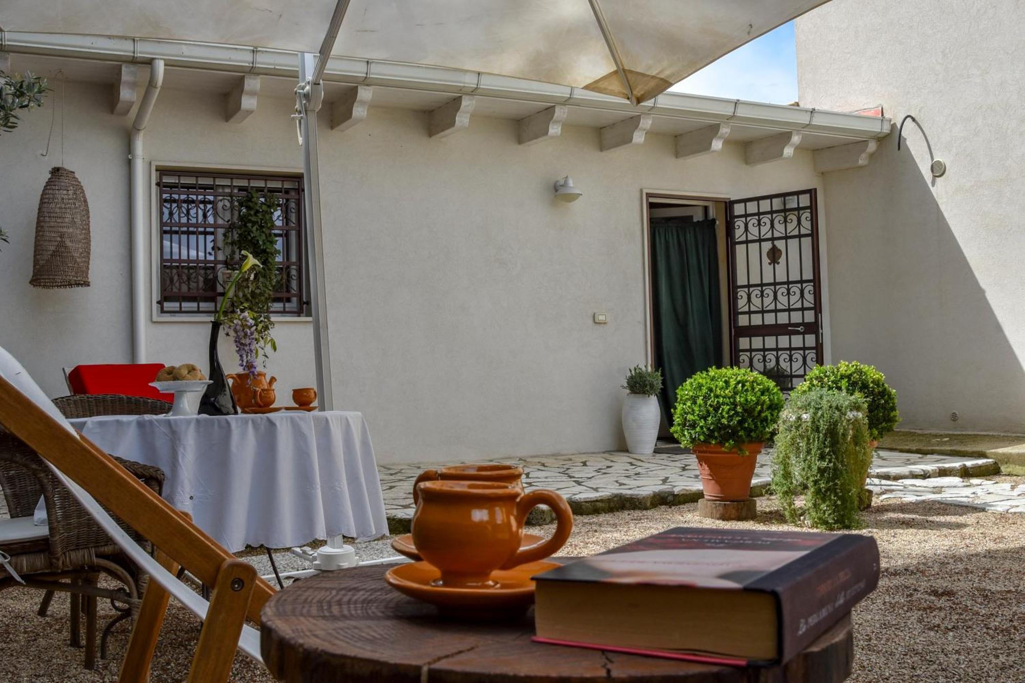 Antica Casina B&B Di Charme Pulsano Exterior photo